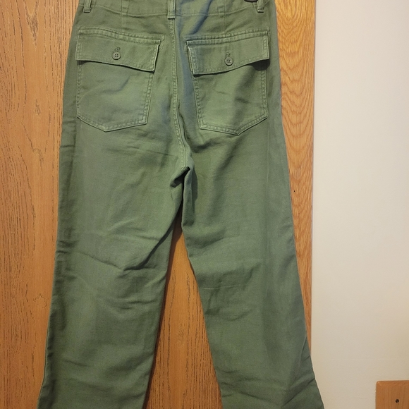 High Rise Straight Crop - Picture 2 of 2